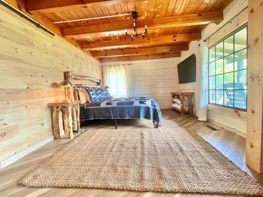 Modern Lake Side Nest• Hotub Fenced Yard King Beds Sevierville Exterior photo