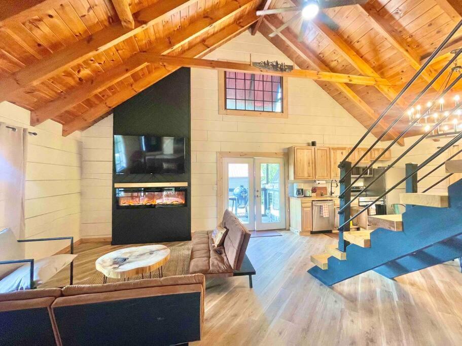 Modern Lake Side Nest• Hotub Fenced Yard King Beds Sevierville Exterior photo