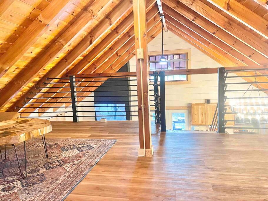 Modern Lake Side Nest• Hotub Fenced Yard King Beds Sevierville Exterior photo