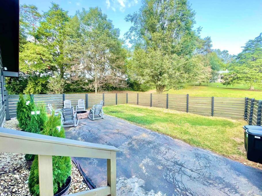 Modern Lake Side Nest• Hotub Fenced Yard King Beds Sevierville Exterior photo